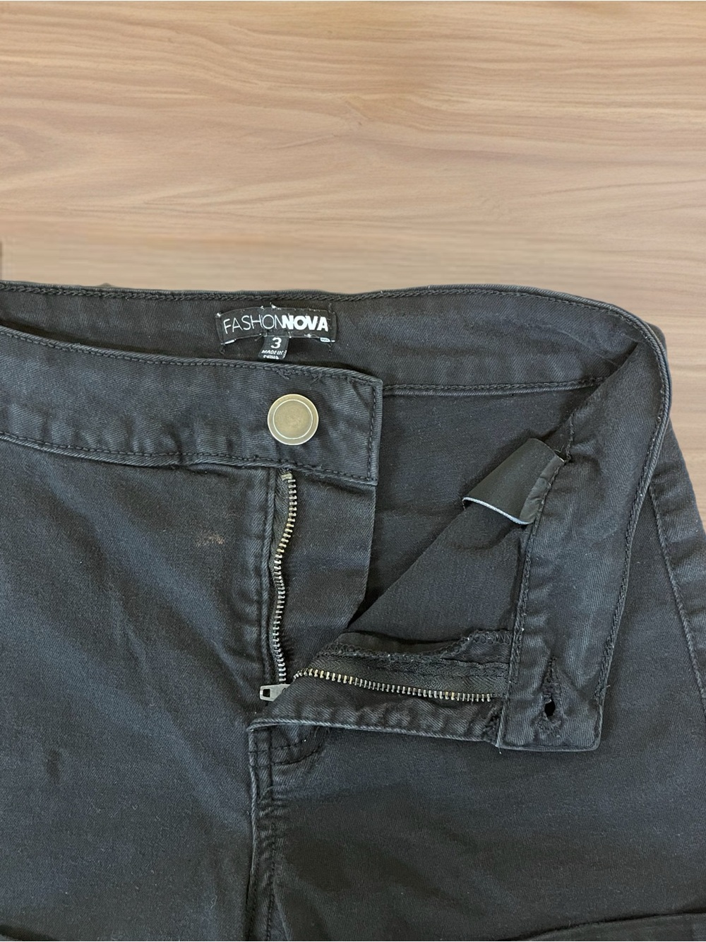 🌟 Fashion Nova Black Mid-Rise Cuffed Mini Shorts | Juniors’ Sz 3 - Picture 3 of 9